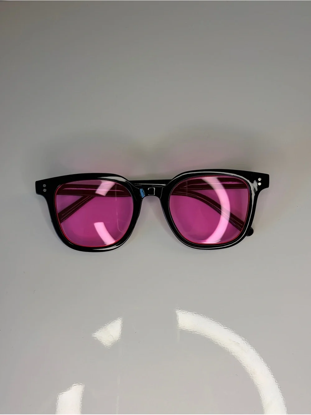 Women’s Like New Black Frame Plastic Sunglasses with Pink Lenses